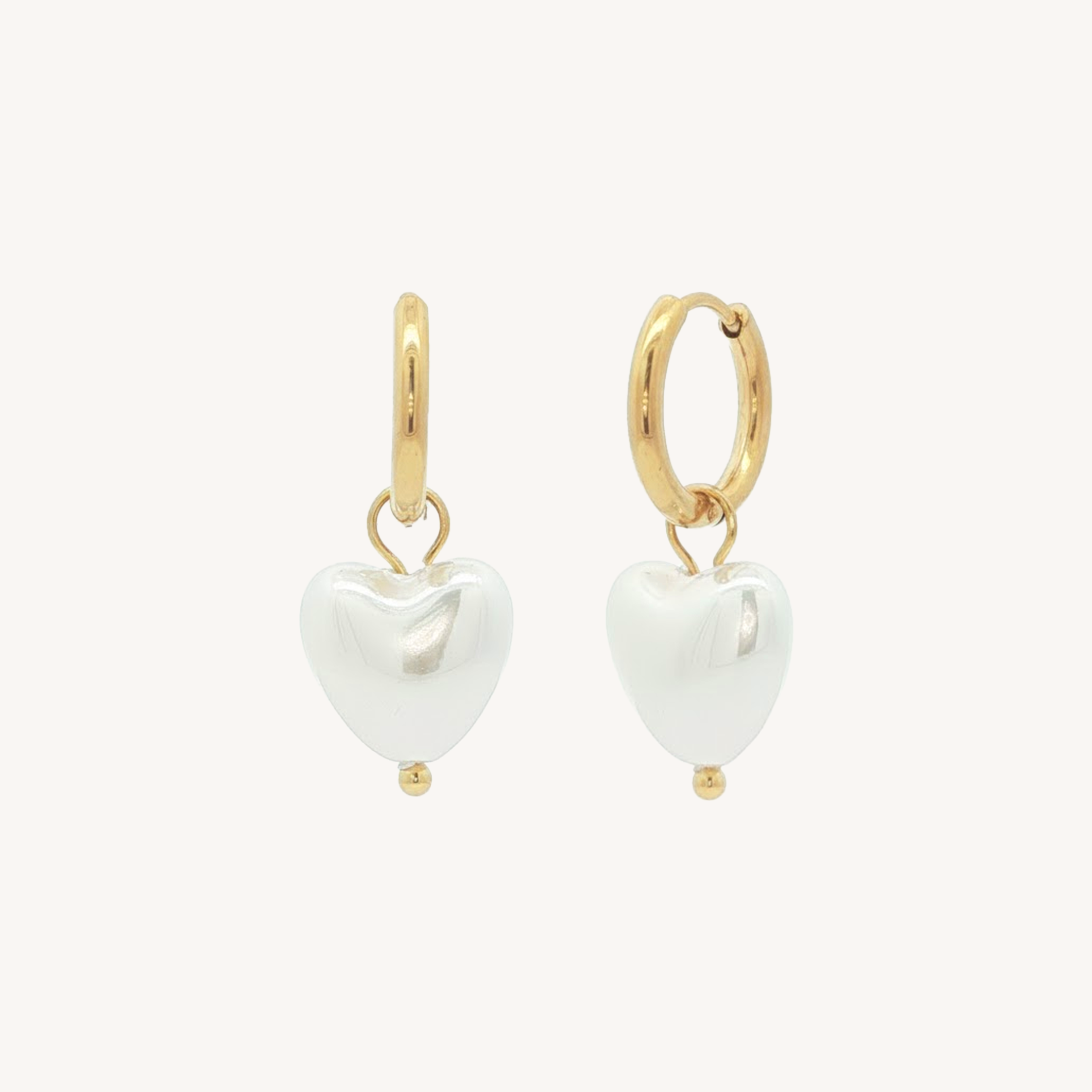 Pearl heart earrings gold