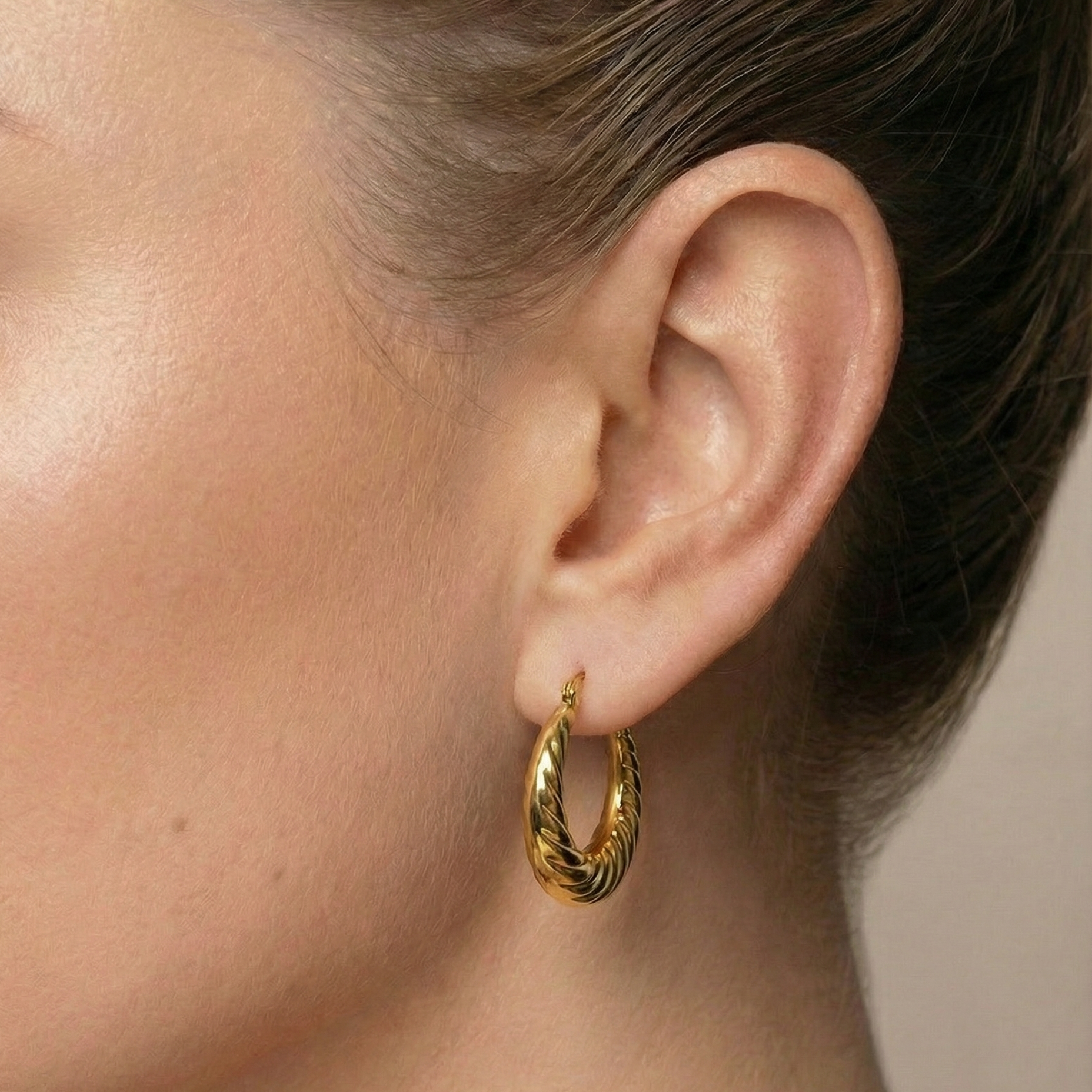 Ribbed oval hoops gold