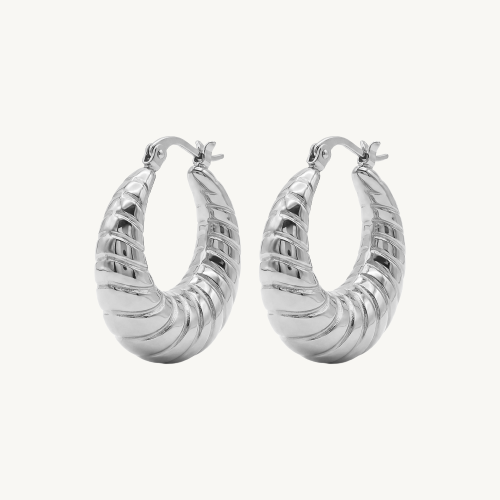 Croissant earring silver