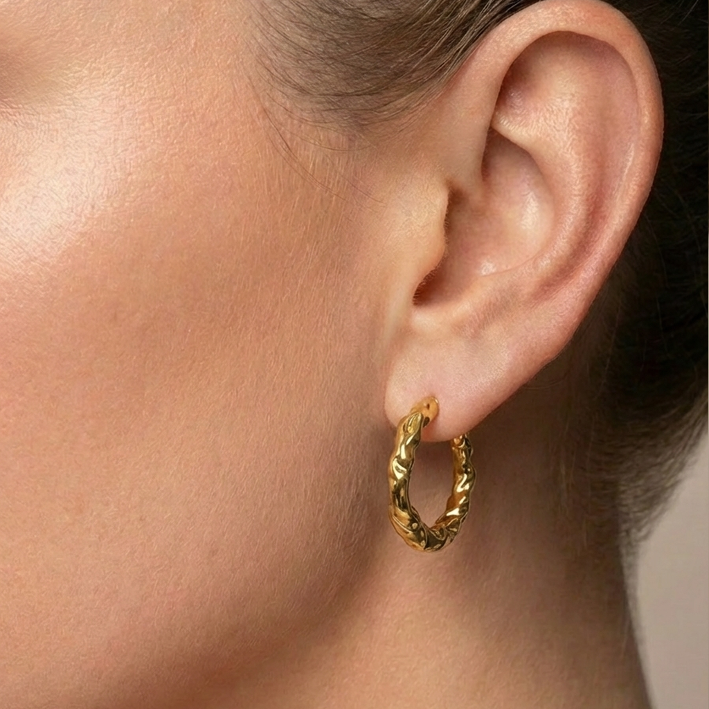 Hammerd earrrings gold