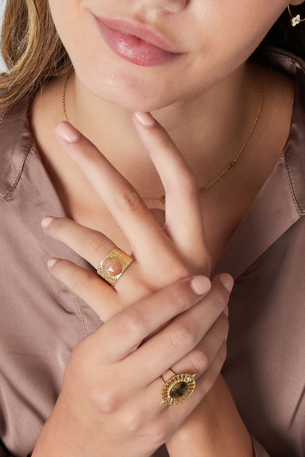 Robust ring with stone - pink gold