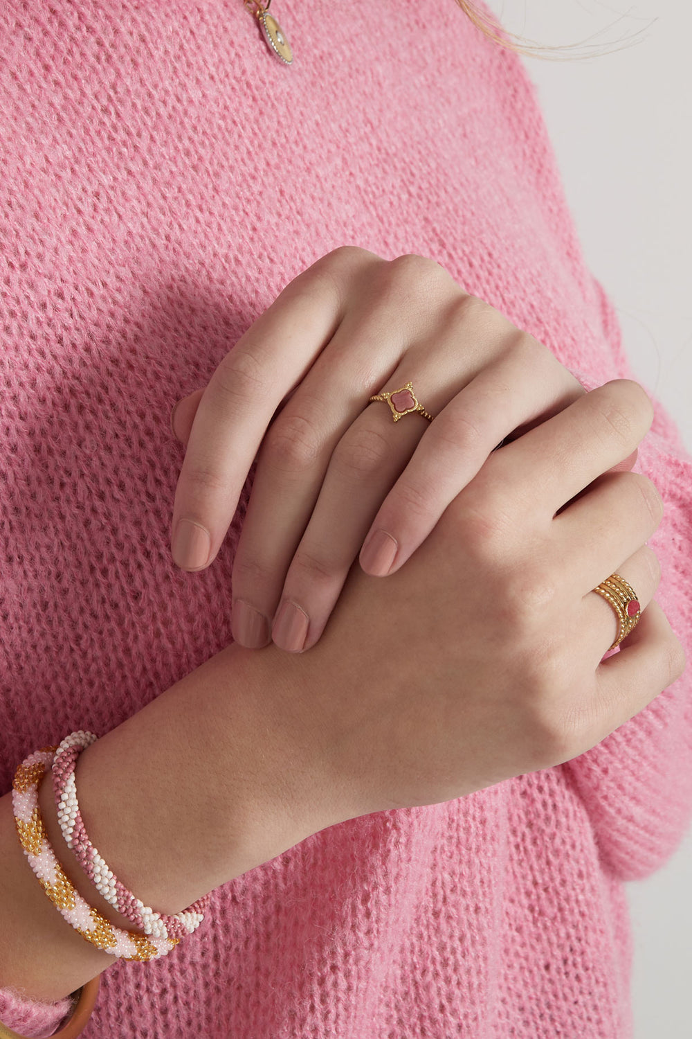 Clover ring with stone - white / Gold Color