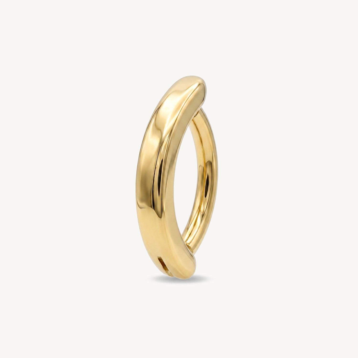 Sleek oval navelpiercing gold