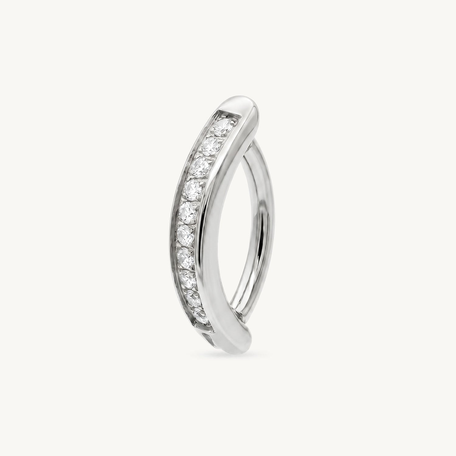 Elegance curve navelpiercing
