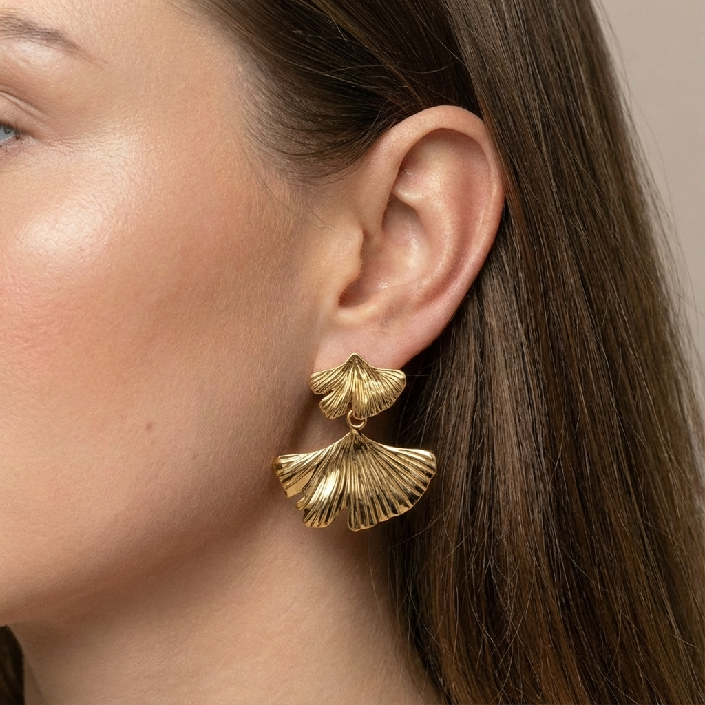 Leaf earrings gold