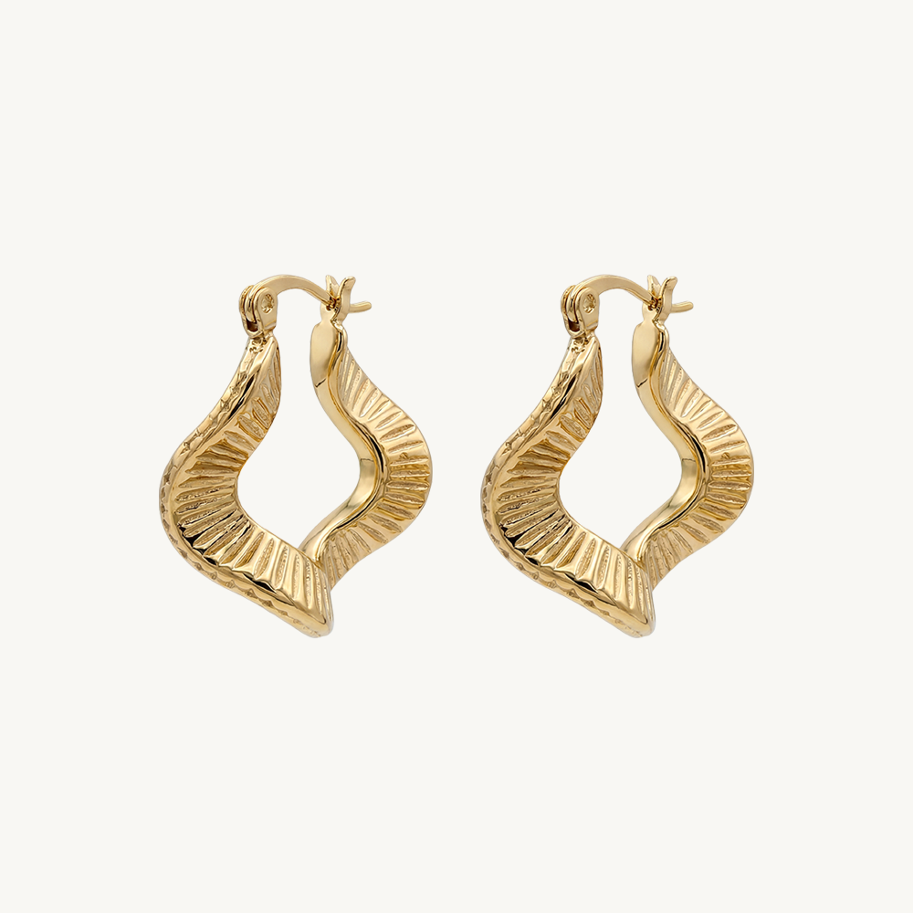 Wavey earrings gold