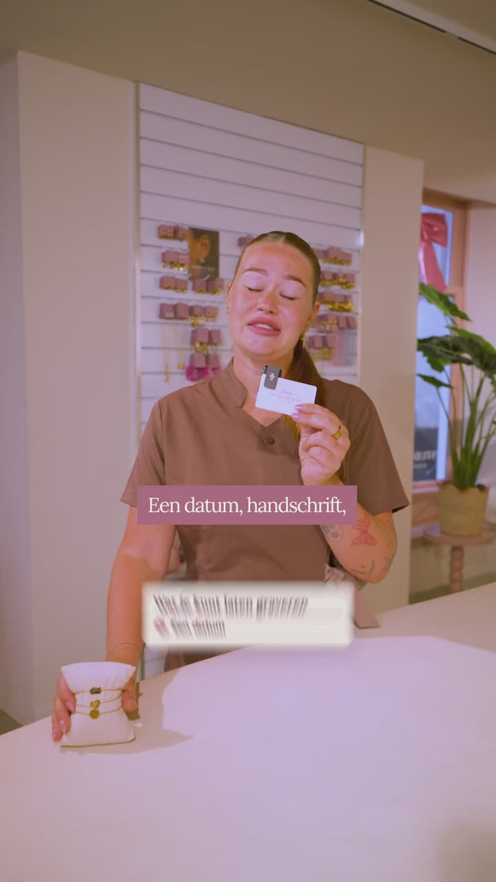 Zo graveren we jouw persoonlijke sieraad tijdens de Stud Society graveer pop-up