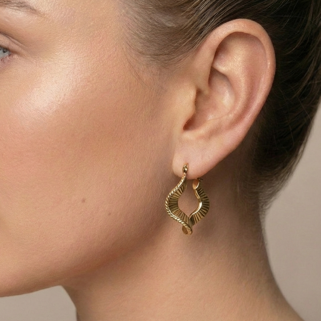 Wavey earrings gold